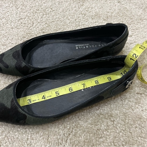 VERY VOLATILE Los Angeles SKYE Camo Flats Shoes Leather Brushed Hair Womens 8, - Picture 15 of 15